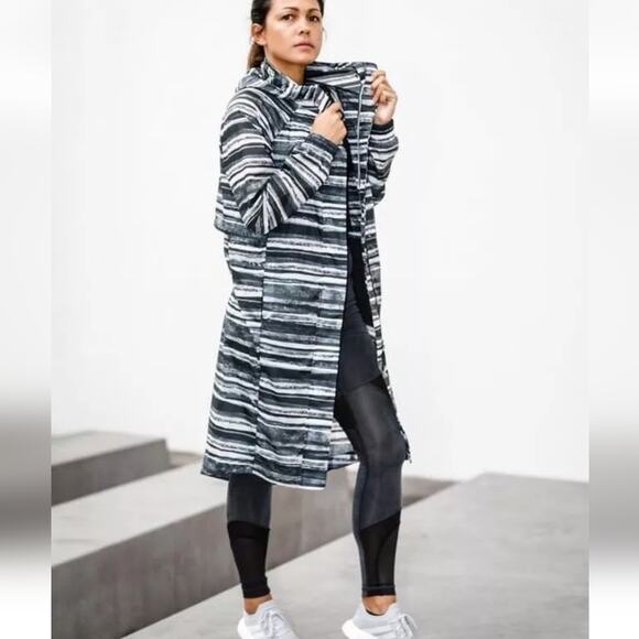 Lululemon Lab Women’s Assemblage Shell 2 in 1 Jacket LW4AXPS CACO Black White 4 - Picture 2 of 8